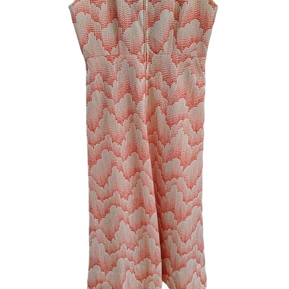 Keyhole Front Dress - Picture 6 of 7